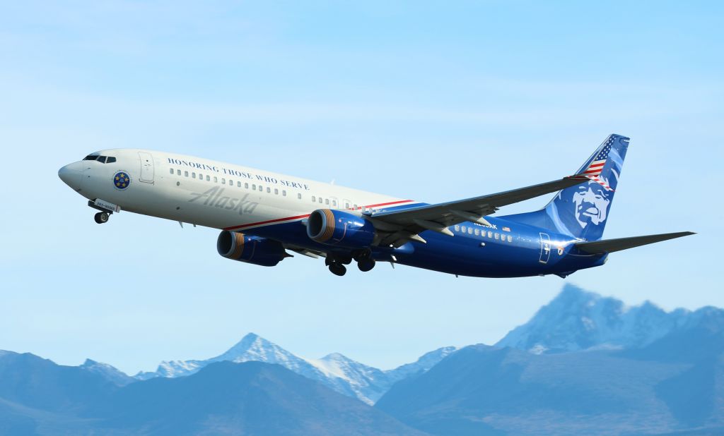 Boeing 737-900 (N265AK)