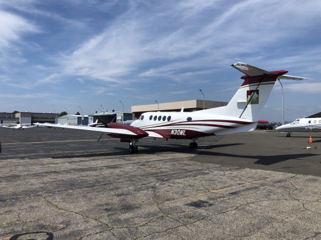 Beechcraft Super King Air 300 (N30ML)