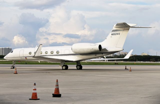 Honda HondaJet (N552WS) - N552WS - HondaJet based at Spruce Creek 7FL6, Florida and frequently seen departing or landing. Tail number formerly used by Gulfstream G-V with serial number 552. The Gulfstream now uses N90JE registration.