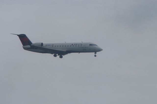 Canadair Regional Jet CRJ-200 (N878AS)