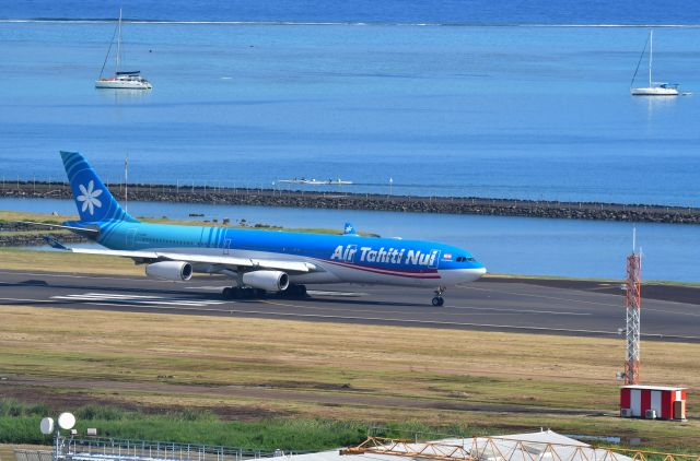 Airbus A340-300 (F-OJGF)