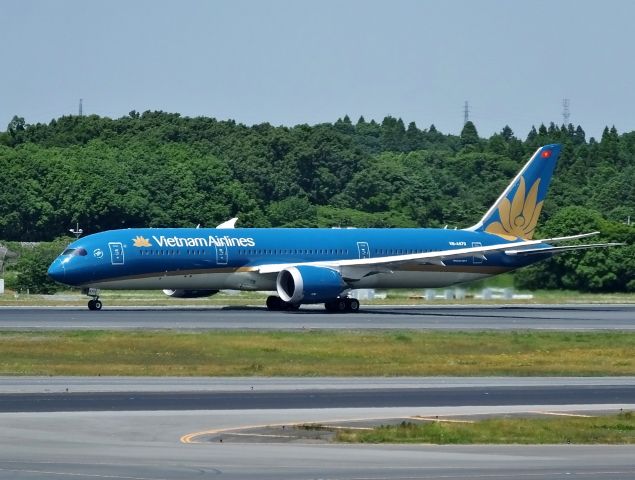 Boeing 787-9 Dreamliner (VNA-870) - Departuer at NRT Rwy16R (2017/06/02)