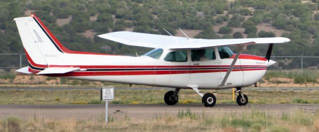 Cessna Skyhawk (N64962)