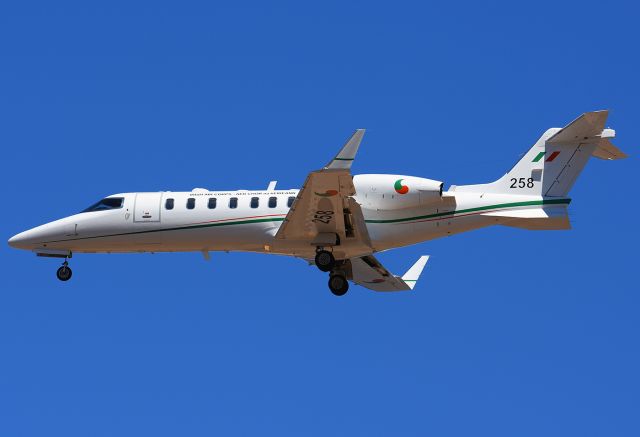 Learjet 45 (N258)