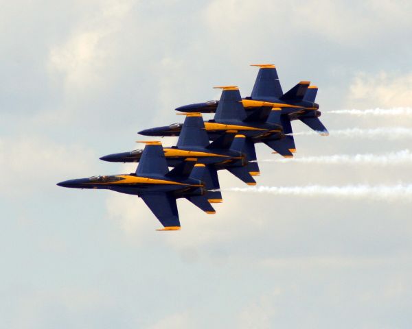 McDonnell Douglas FA-18 Hornet — - 2010 Chippewa Valley Airshow, practice day