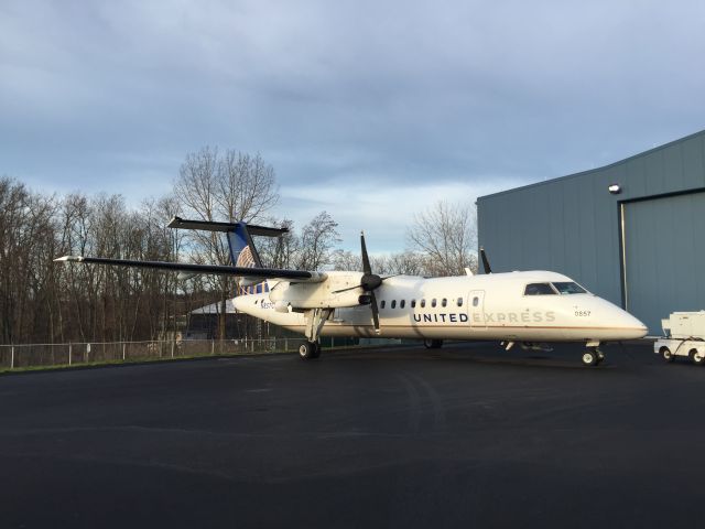 de Havilland Dash 8-300 (N857CA) - One of my Favorites!