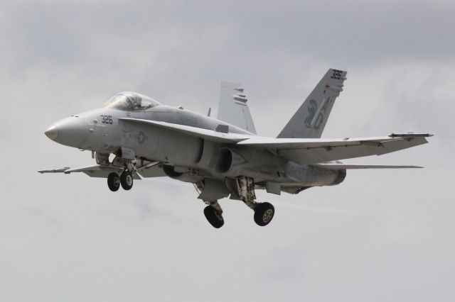 McDonnell Douglas FA-18 Hornet (N163446) - US Navys F/A18 Hornet performs during the 2012 Florida International Airshow