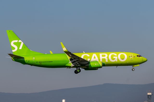 Boeing 737-700 (VP-BEM)