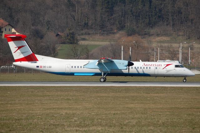 de Havilland Dash 8-400 (OE-LGD)