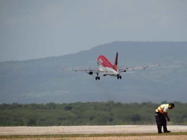 Airbus A318 (PR-OND) - Airbus A318-122 