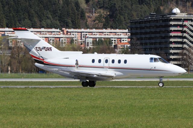 Hawker 800 (CS-DRF)