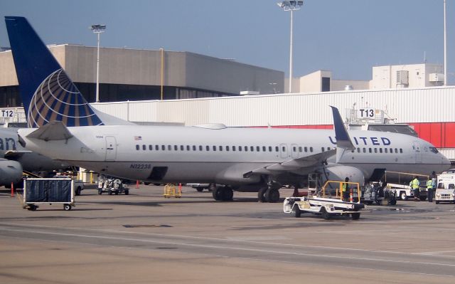 Boeing 737-800 (N12238)