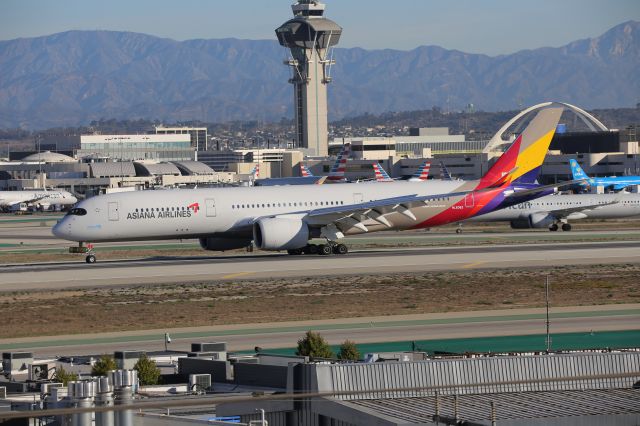 Airbus A350-900 (HL8362)