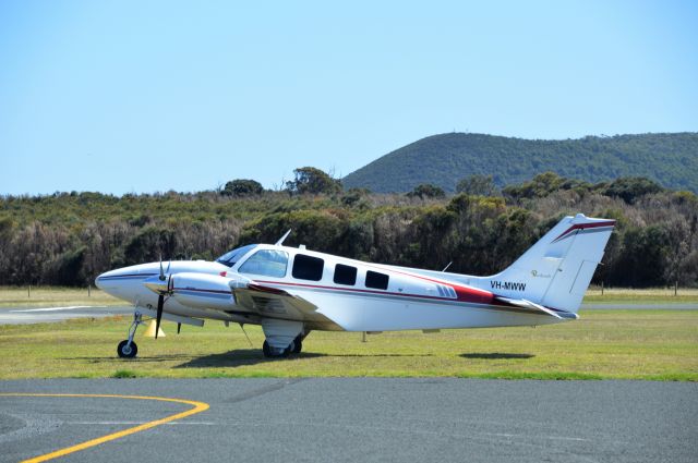 Beechcraft Baron (58) (VH-MWW) - Baron MWW at Flinders Island, Mar 2020