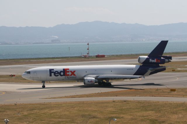 Boeing MD-11 (N572FE)