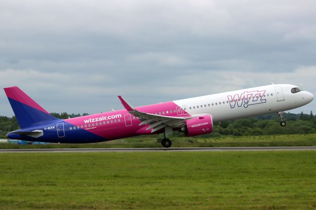 Airbus A321neo (G-WUKW) - Airborne off rwy 07 on 1-Jun-24 operating flight WUK5351 to LEPA.