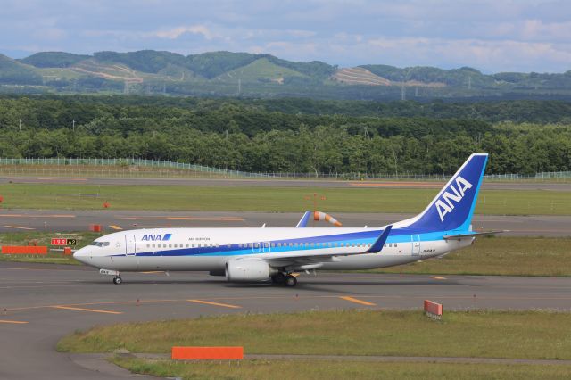 Boeing 737-800 (JA61AN)