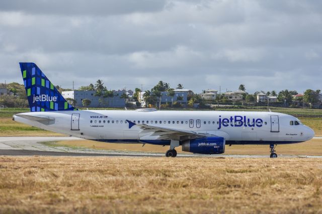 Airbus A320 (N568JB)