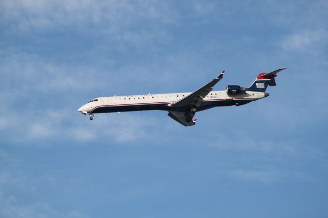 Canadair Regional Jet CRJ-900 (N918FJ) - Landing at SFO on 11/4/10