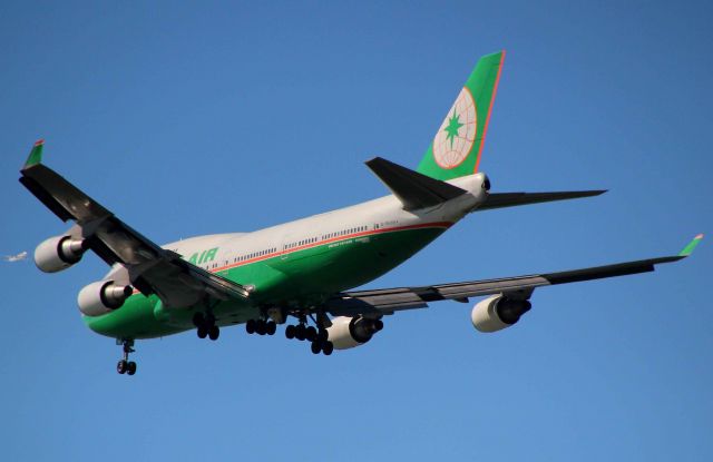 Boeing 747-400 (B-16408) - On approach to SFO