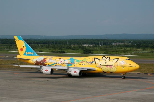 Boeing 747-400 (BON8957) - Boeing747-481D JA8957 Pokemon Painting All Nippon Airways