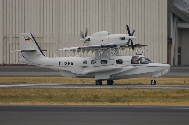 D-ISEA — - An unusual visitor to KBFI was this Dornier Seastar. Aircraft is seen shortly after its arrival after being on display at the 2009 EAA Airventure at Oshkosh,WI.