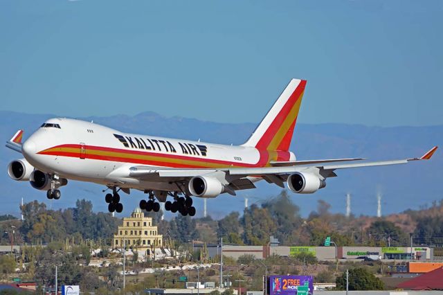 Boeing 747-400 (N782CK) - Kalitta Air Boeing 747-4HQF N782CK at Phoenix Sky Harbor on December 19, 2019.