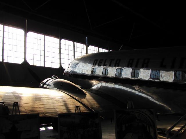 Douglas DC-3 (NAC28341)