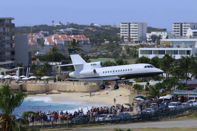 Dassault Falcon 900 (N14NA) - N14NA