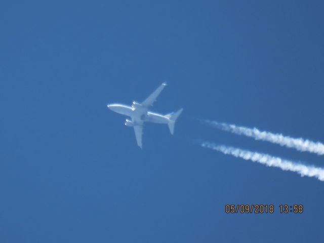 Boeing 737-700 (N24702)