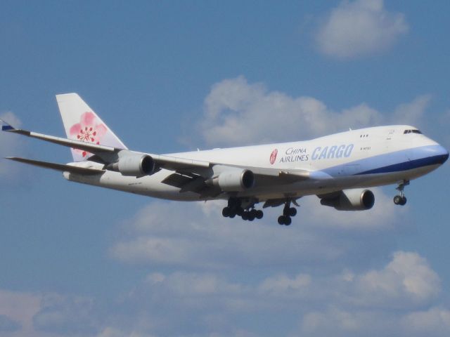 Boeing 747-400 (B-18723)