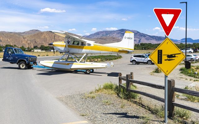 Cessna Skywagon (C-GIQX)