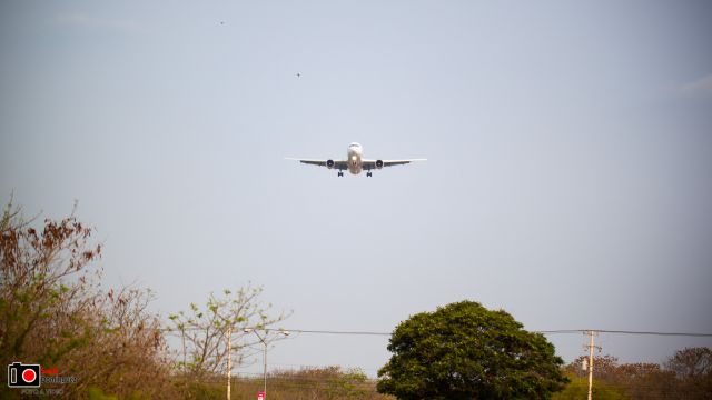 BOEING 767-300 (N373CM)