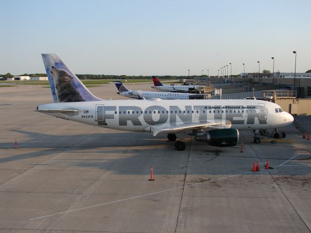 Airbus A319 (N933FR)