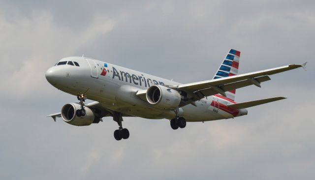 Airbus A319 (N770UW)