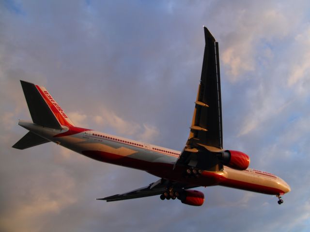 Boeing 777-200 — - Air India B777-300ER arrives at LHR as the sun was just about to go below the horizon.