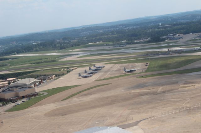 — — - 081612 911th Wing C130s on the ramp at KPIT