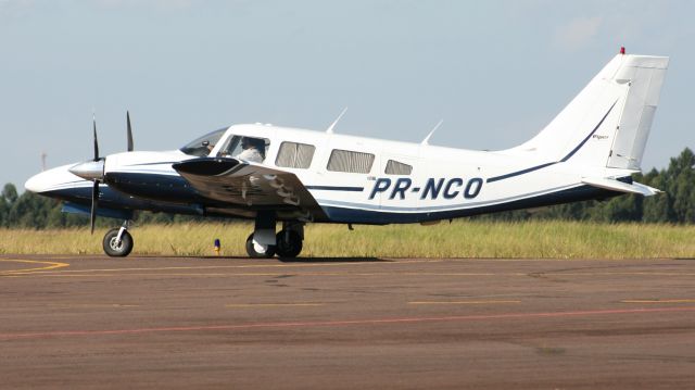 Piper Seneca (PR-NCO)