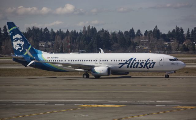 Boeing 737-900 (N273AK)