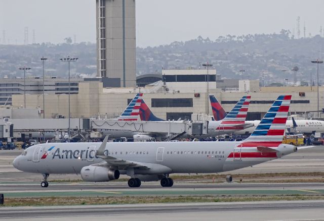 Airbus A321 (N154AA) - a rel=nofollow href=http://flightaware.com/live/flight/N154AA/history/20160531/1930Z/KMIA/KLAXhttps://flightaware.com/live/flight/N154AA/history/20160531/1930Z/KMIA/KLAX/a