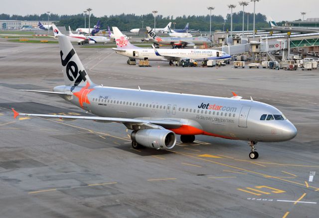 Airbus A320 (9V-JSE)