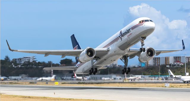 Boeing 757-200 (N193AN)