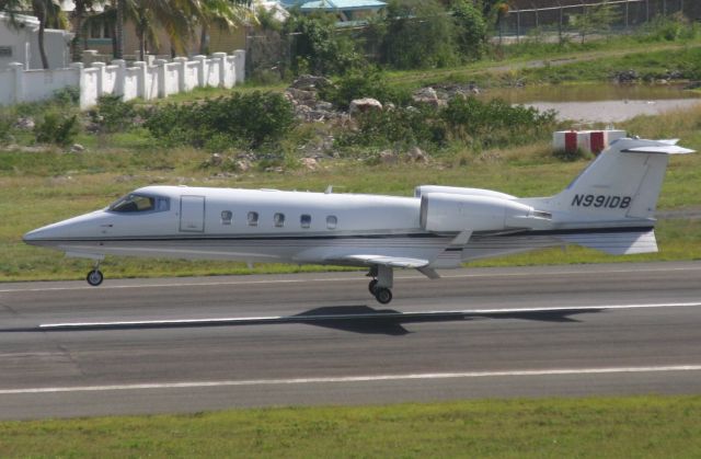 Learjet 60 (N991DB)