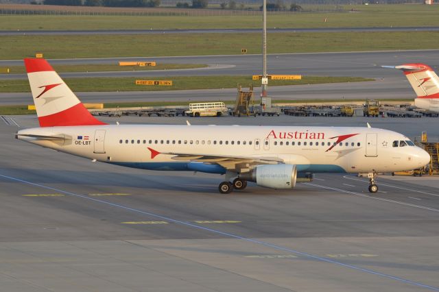 Airbus A320 (OE-LBT)