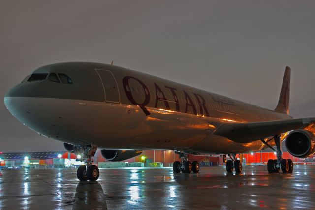 Airbus A340-300 (A7-AAH)