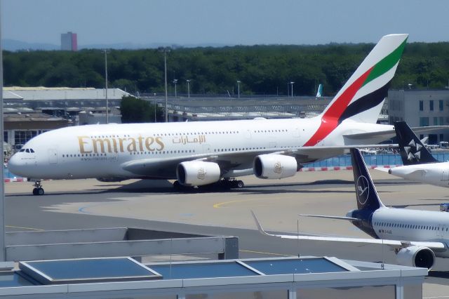 Airbus A380-800 (A6-EDQ)