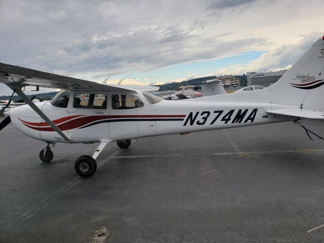 Cessna Skyhawk (N374MA)