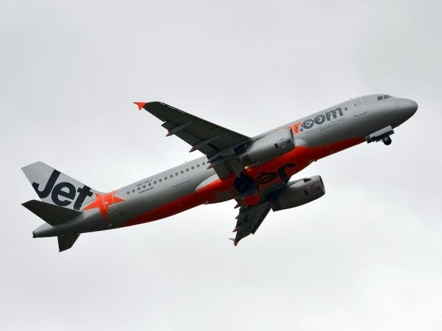 Airbus A320 (VH-VGJ) - Getting airborne off runway 23. Tuesday 27th December 2011.