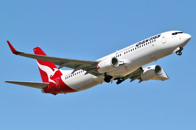 Boeing 737-800 (VH-XZN) - QANTAS - BOEING 737-383 - REG VH-XZN (CN 44575/5060) - ADELAIDE INTERNATIONAL SA. AUSTRALIA - YPAD (24/12/2014)