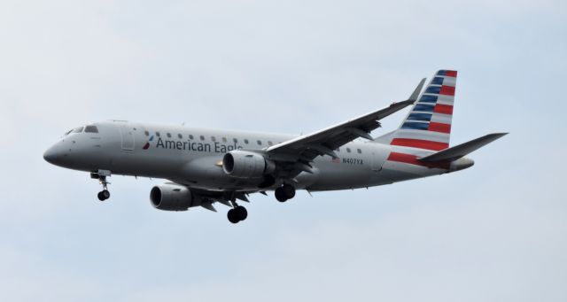 Embraer ERJ 175 (N407YX) - Just prior to landing, spring, 2019.